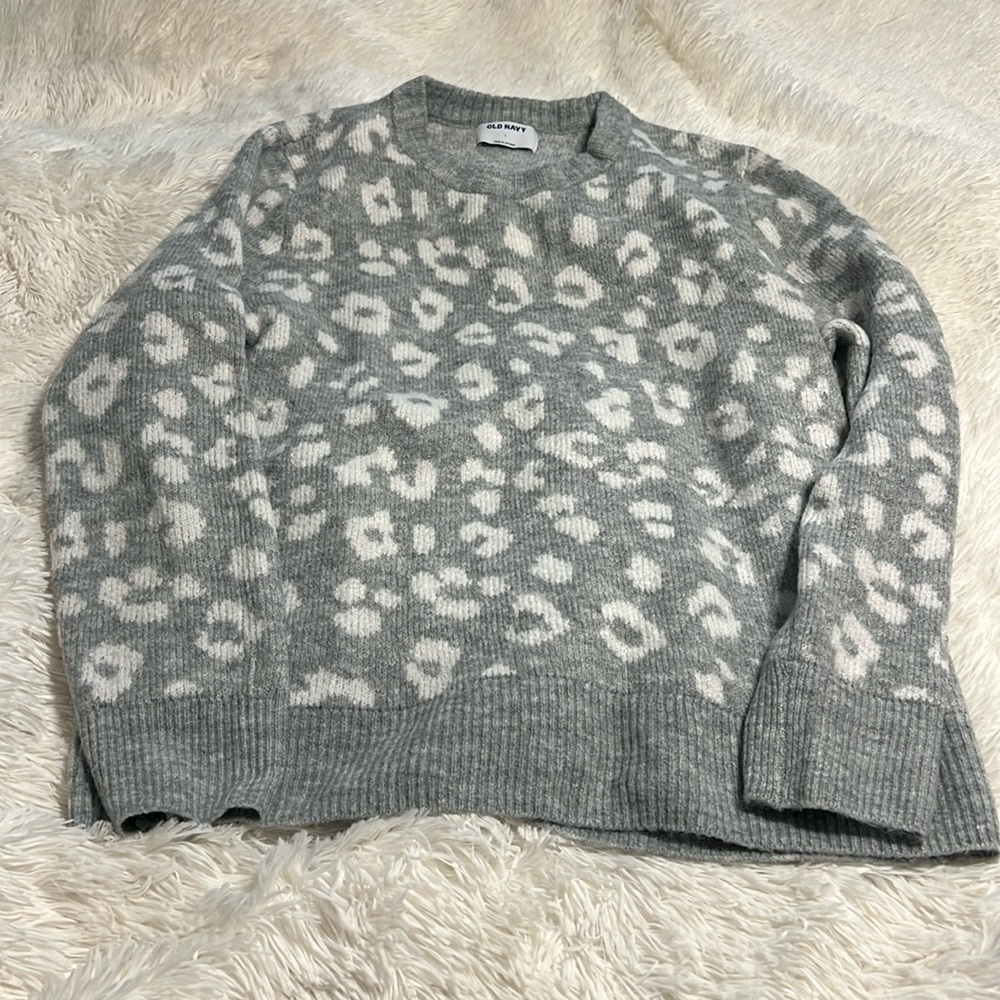 Old Navy Cozy Gray & White Leopard Crew-Neck Sweater L